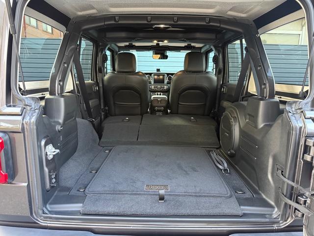 ジープ・ラングラーアンリミテッド アルティテュード ワンオーナー認定中古車 レザーシート シートヒーター ステアリングヒーター LEDライト アップルカープレイアンドロイドオート対応 アダプティブクルーズコントロール搭載 フルセグチューナー付き(27枚目)