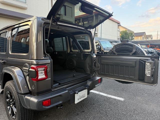 ジープ・ラングラーアンリミテッド アルティテュード ワンオーナー認定中古車 レザーシート シートヒーター ステアリングヒーター LEDライト アップルカープレイアンドロイドオート対応 アダプティブクルーズコントロール搭載 フルセグチューナー付き(31枚目)