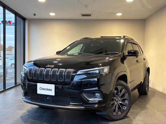 ジープ・チェロキー Ｓ－モデル　１００台限定車　認定中古車　ワンオーナー　禁煙車　フルセグチューナー付きＴＶ視聴　バックカメラ　アダプティブクルーズコントロール搭載　レーンキープアシスト　衝突被害軽減ブレーキ（2枚目）