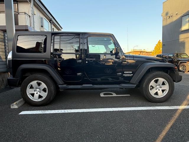 ジープ・ラングラーアンリミテッド ナビエディション 認定中古車保証付き 全国400台限定車 ナビ標準装備(5枚目)