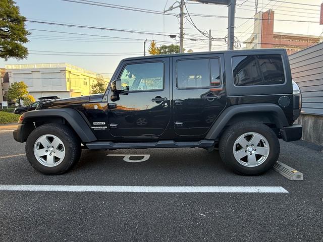 ジープ・ラングラーアンリミテッド ナビエディション 認定中古車保証付き 全国400台限定車 ナビ標準装備(9枚目)