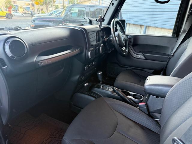 ジープ・ラングラーアンリミテッド ナビエディション 認定中古車保証付き 全国400台限定車 ナビ標準装備(14枚目)