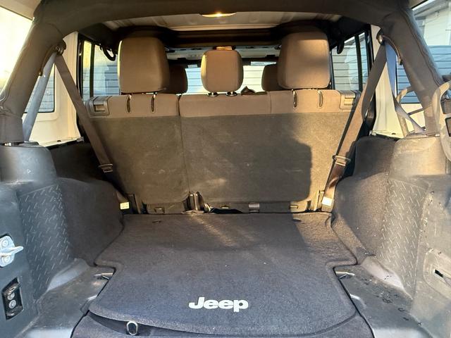 ジープ・ラングラーアンリミテッド ナビエディション 認定中古車保証付き 全国400台限定車 ナビ標準装備(18枚目)