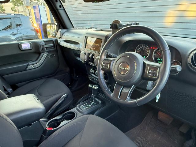 ジープ・ラングラーアンリミテッド ナビエディション 認定中古車保証付き 全国400台限定車 ナビ標準装備(24枚目)