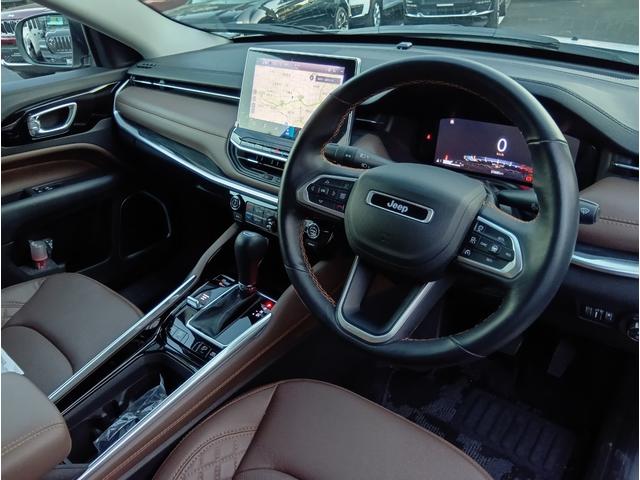 ジープ・コマンダー リミテッド　新車保証継承　ＥＴＣ２．０　Ａｐｐｌｅｃａｒｐｌａｙ・Ａｎｄｒｏｉｄａｕｔｏ対応１０．１インチＵコネクトブラウンカラーレザーシート　ディーゼルターボ　トップビューカメラ　ブラインドスポットモニター（10枚目）