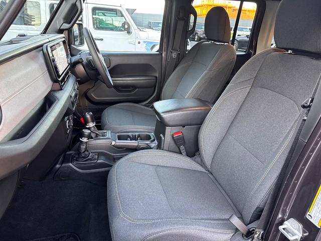 ジープ・ラングラーアンリミテッド スポーツ 新車保証継承 認定中古車 シートヒーター ステアリングヒーター アップルカープレイアンドロイドオート対応 アダプティブクルーズコントロール LEDヘッドライト(29枚目)