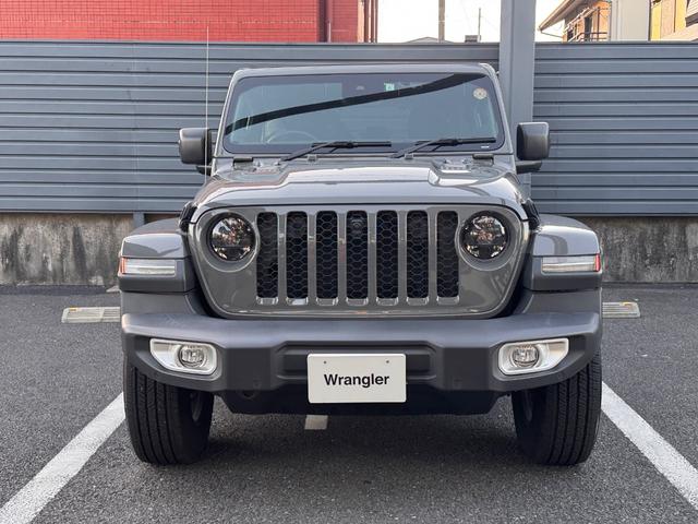 ジープ・ラングラーアンリミテッド サハラ　パワートップ　認定中古車　弊社元管理車両　　純正メモリーナビ　Ａｐｐｌｅｃａｒｐｌａｙ・Ａｎｄｒｏｉｄａｕｔｏ対応Ｕコネクト　　アダプティブクルーズコントロール　ブラインドスポットモニター　バックカメラ　ＥＴＣ（2枚目）