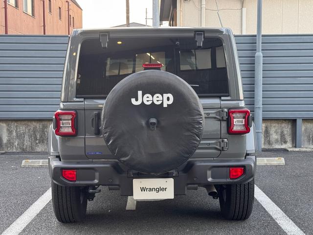 ジープ・ラングラーアンリミテッド サハラ　パワートップ　認定中古車　弊社元管理車両　　純正メモリーナビ　Ａｐｐｌｅｃａｒｐｌａｙ・Ａｎｄｒｏｉｄａｕｔｏ対応Ｕコネクト　　アダプティブクルーズコントロール　ブラインドスポットモニター　バックカメラ　ＥＴＣ（4枚目）