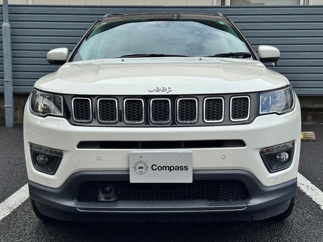 ジープ・コンパス ロンジチュード　ｃａｒｐｌａｙ・Ａｎｄｒｏｉｄａｕｔｏ対応８．４インチＵコネクト　ファブリックシート　ＥＴＣ　１７インチアルミホイール　ブラックルーフ　オートステック機構　ファブリックシート　障害物センサー（3枚目）