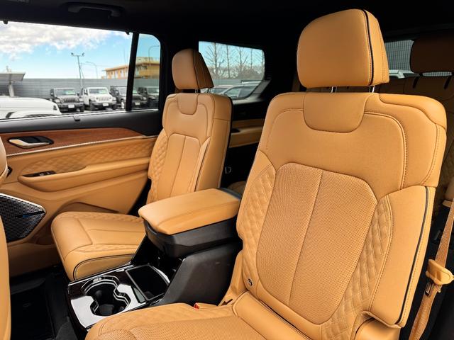 �Q��ڂ͑傫�߂̃V�[�g�ŃA�[�����X�g����������Ă���܂��B