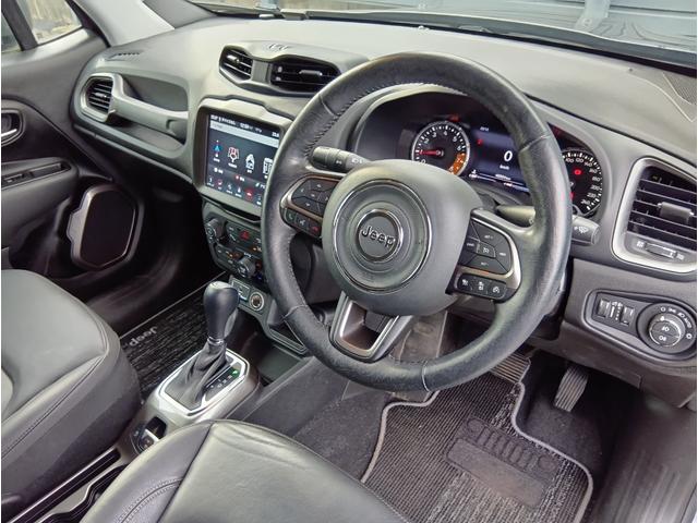 ジープ・レネゲード リミテッド　衝突被害軽減ブレーキ　レーンセンス　アダプティブクルーズコントロールブラインドスポットモニター　純正メモリーナビ　フルセグチューナー　バックカメラ　ＬＥＤヘッドライト　ドライブレコーダー　ＥＴＣ２．０（10枚目）