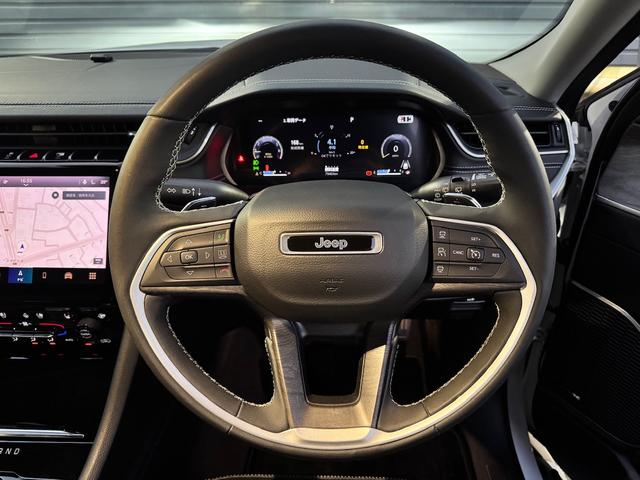 ジープ・グランドチェロキーL リミテッド 認定中古車 ワンオーナー車両 アップルカープレイ アンドロイドオート対応車両 レザーシート シートヒーター アダプティブクルーズコントロール(12枚目)