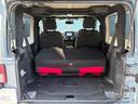 後部座席を前方にすべて倒すことにより広々としたカーゴスペースとして利用できます。