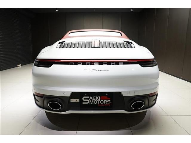 ９１１ ９１１カレラ　カブリオレ　２０２０年式　スポーツエグゾースト　スポーツクロノパッケージ　赤革シート　赤ホロ　電動格納スポイラー　電動サイドミラー　シートクーラー　クルーズドコントロール　タッチスクリーン　２０／２１インチＡＷ（8枚目）