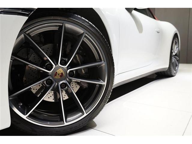 ９１１ ９１１カレラ　カブリオレ　２０２０年式　スポーツエグゾースト　スポーツクロノパッケージ　赤革シート　赤ホロ　電動格納スポイラー　電動サイドミラー　シートクーラー　クルーズドコントロール　タッチスクリーン　２０／２１インチＡＷ（9枚目）