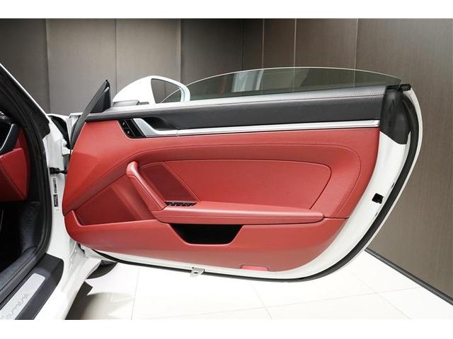 ９１１ ９１１カレラ　カブリオレ　２０２０年式　スポーツエグゾースト　スポーツクロノパッケージ　赤革シート　赤ホロ　電動格納スポイラー　電動サイドミラー　シートクーラー　クルーズドコントロール　タッチスクリーン　２０／２１インチＡＷ（16枚目）