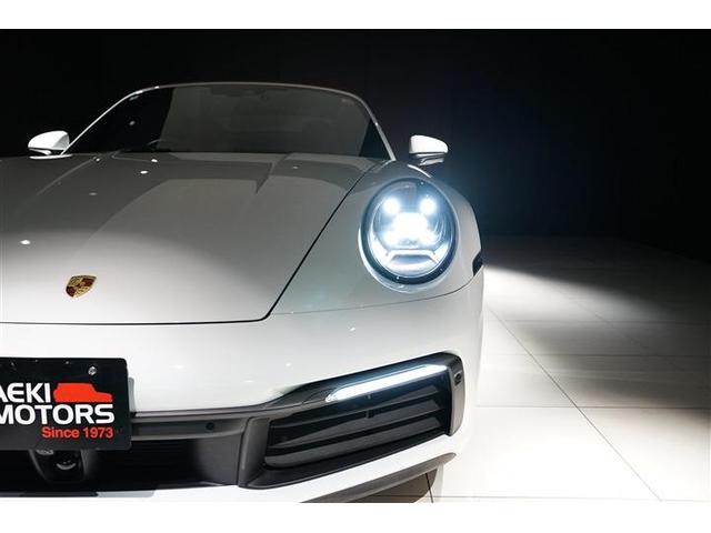 ９１１ ９１１カレラ　カブリオレ　２０２０年式　スポーツエグゾースト　スポーツクロノパッケージ　赤革シート　赤ホロ　電動格納スポイラー　電動サイドミラー　シートクーラー　クルーズドコントロール　タッチスクリーン　２０／２１インチＡＷ（21枚目）