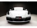 ９１１ ９１１カレラ　カブリオレ　２０２０年式　スポーツエグゾースト　スポーツクロノパッケージ　赤革シート　赤ホロ　電動格納スポイラー　電動サイドミラー　シートクーラー　クルーズドコントロール　タッチスクリーン　２０／２１インチＡＷ（5枚目）