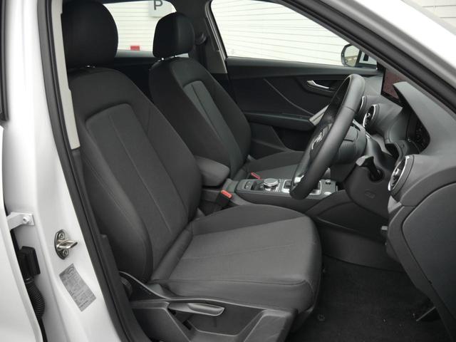 Ｑ２ ３５ＴＦＳＩアドバンスド　ＭＭＩナビ　コンビニ＆アシスタンスＰ　テクノロジーＰ　認定中古車（8枚目）