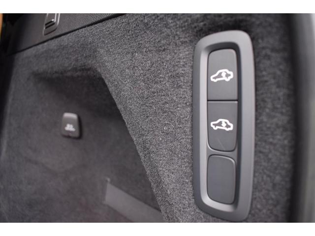 XC90  パーク・アシスト・フロント パワーテールゲート ヘッドアップ・ディスプレイ 360度ビューカメラ パークアシスト・パイロット 本革シート 助手席シートメモリー機構 リア・シートヒーター(13枚目)