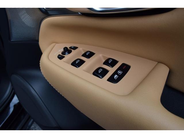 XC90  パーク・アシスト・フロント パワーテールゲート ヘッドアップ・ディスプレイ 360度ビューカメラ パークアシスト・パイロット 本革シート 助手席シートメモリー機構 リア・シートヒーター(19枚目)