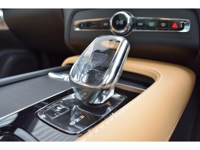 XC90  パーク・アシスト・フロント パワーテールゲート ヘッドアップ・ディスプレイ 360度ビューカメラ パークアシスト・パイロット 本革シート 助手席シートメモリー機構 リア・シートヒーター(22枚目)