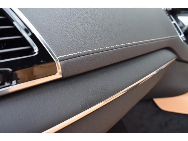 XC90  パーク・アシスト・フロント パワーテールゲート ヘッドアップ・ディスプレイ 360度ビューカメラ パークアシスト・パイロット 本革シート 助手席シートメモリー機構 リア・シートヒーター(28枚目)