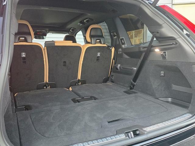 XC90 B6 AWD インスクリプション 4WD ワンオーナー 禁煙車 ルーフレール ETC サンルーフ キーレス ナビ フルセグ パワーテールゲート 360度ビューカメラ パークアシスト・パイロット 本革シート 助手席シートメモリー機構(10枚目)