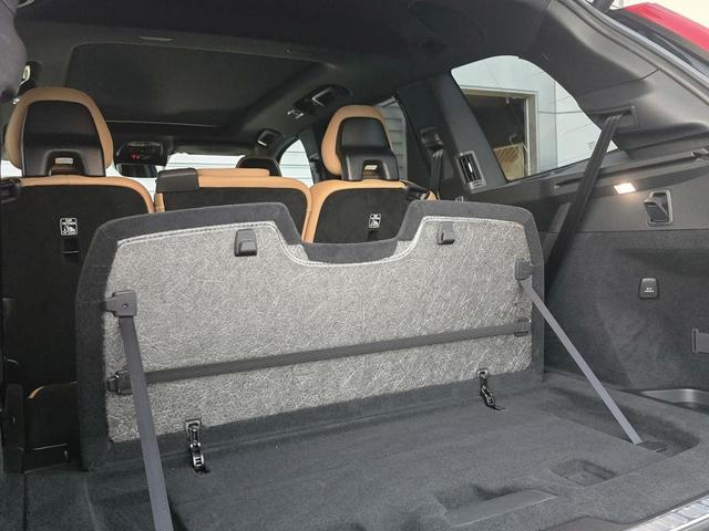 XC90 B6 AWD インスクリプション 4WD ワンオーナー 禁煙車 ルーフレール ETC サンルーフ キーレス ナビ フルセグ パワーテールゲート 360度ビューカメラ パークアシスト・パイロット 本革シート 助手席シートメモリー機構(11枚目)