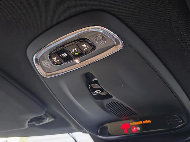 XC90 B6 AWD インスクリプション 4WD ワンオーナー 禁煙車 ルーフレール ETC サンルーフ キーレス ナビ フルセグ パワーテールゲート 360度ビューカメラ パークアシスト・パイロット 本革シート 助手席シートメモリー機構(44枚目)