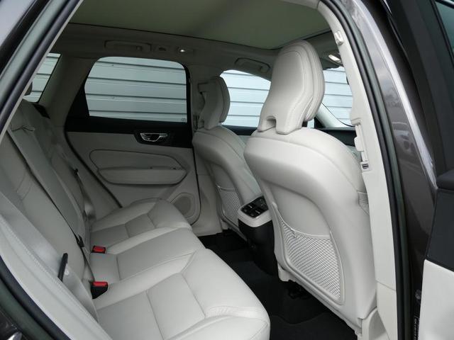 XC60 アルティメット B5 AWD 4WD ルーフレール ETC サンルーフ キーレス バックカメラ シートヒーター&エアコン パワーテールゲート ヘッドアップ・ディスプレイ 360度ビューカメラ 本革シート 助手席シートメモリー機構(16枚目)