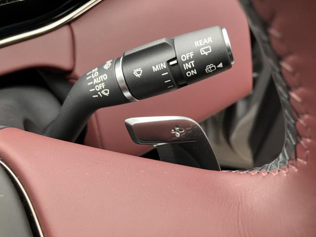 レンジローバーイヴォーク ダイナミック　ＨＳＥ　Ｐ３００ｅ　ＰＨＥＶ　４ＷＤ　１オ－ナ－　サンル－フ　デジタルインナーミラー　ブラックパック　Ｃｏｍｆｏｒｔ　Ｐａｃｋ　ブラックコントラストルーフ　ヘッドアップディスプレイ　　１４ｗａｙ電動フロントシート（24枚目）