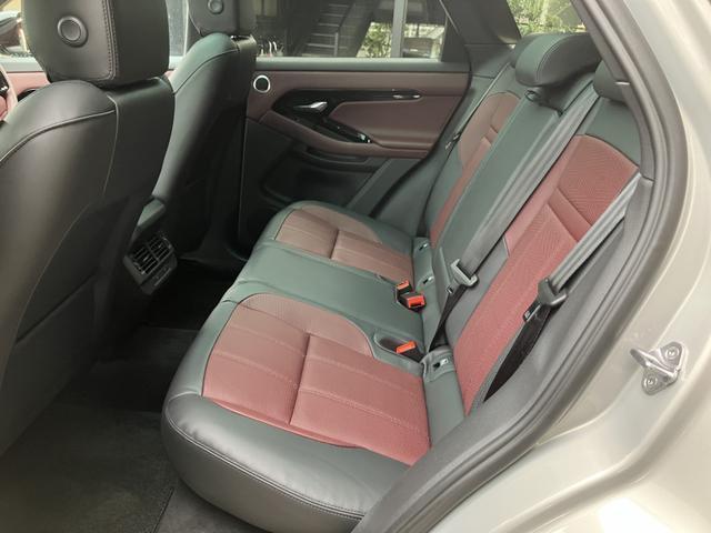 レンジローバーイヴォーク ダイナミック　ＨＳＥ　Ｐ３００ｅ　ＰＨＥＶ　４ＷＤ　１オ－ナ－　サンル－フ　デジタルインナーミラー　ブラックパック　Ｃｏｍｆｏｒｔ　Ｐａｃｋ　ブラックコントラストルーフ　ヘッドアップディスプレイ　　１４ｗａｙ電動フロントシート（28枚目）