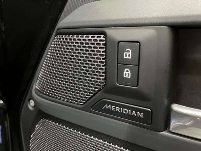 ディフェンダー １１０Ｘ－ダイナミックＨＳＥ　Ｄ３００　ディーゼルターボ　４ＷＤ　１オーナー　エアサスペンションパック　フロントヒータークーラーシート　２２インチスタイル５０９８ホイール　サンルーフ　液晶メーター　１１．４インチナビゲーション（12枚目）