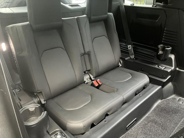 ディフェンダー 110X-ダイナミックSE D300 ディーゼルターボ 4WD 1オーナー 7人乗り エアサスペンションパック エクステンデッドブラックパック 20インチスタイル5098ホイール ファミリーパック MERIDIANサウンド(3枚目)