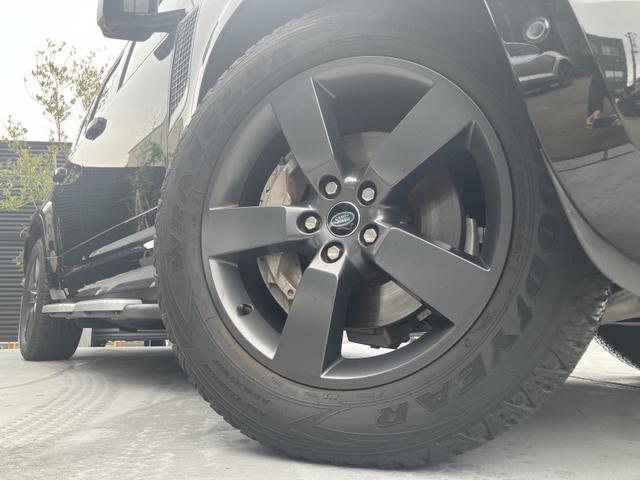 ディフェンダー 110X-ダイナミックSE D300 ディーゼルターボ 4WD 1オーナー 7人乗り エアサスペンションパック エクステンデッドブラックパック 20インチスタイル5098ホイール ファミリーパック MERIDIANサウンド(7枚目)