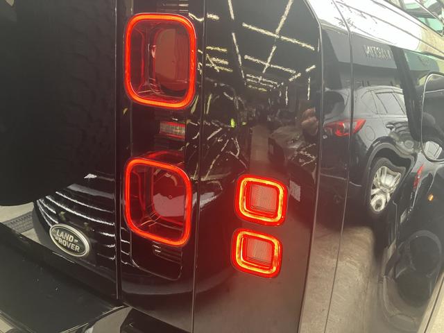 ディフェンダー 110X-ダイナミックSE D300 ディーゼルターボ 4WD 1オーナー 7人乗り エアサスペンションパック エクステンデッドブラックパック 20インチスタイル5098ホイール ファミリーパック MERIDIANサウンド(35枚目)