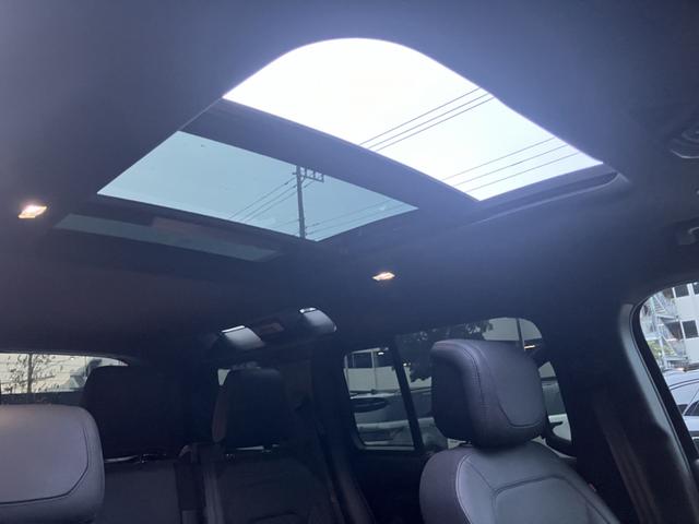 ディフェンダー 110X D300 ディーゼルターボ 4WD 1オーナー 7人乗り エアサスペンション エクステンデッドブラックパック サンルーフ ヒーター&クーラーシート20インチスタイル5098ホイール MERIDIANサラウンド(11枚目)