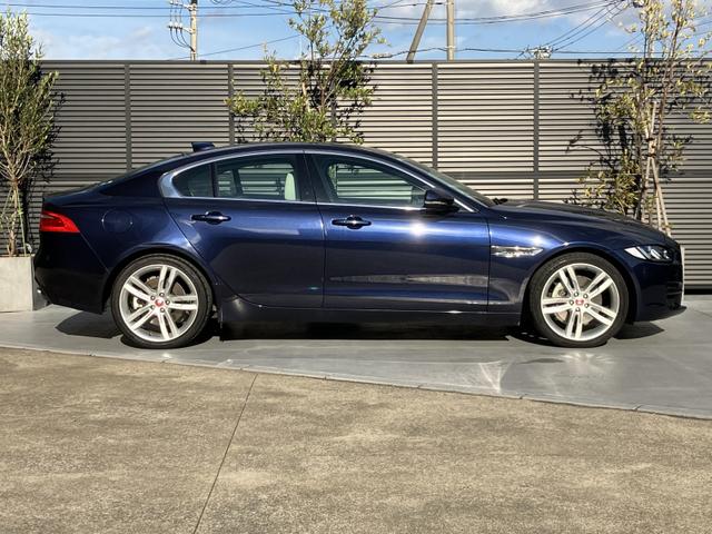 XE XE プレステージ P200 1オーナー 19インチ5スプリットスポークスタイル5071ホイール アクティブセーフティパック ブラインドスポット レーンキープアシスト シートヒーター 液晶メーター MERIDIAN(31枚目)