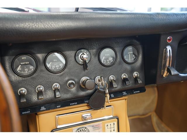 Ｅタイプ ロードスター　ＤＨＣ　３．８Ｌ　ｓｅｒｉｅｓ１　左ハンドル　４輪ディスクブレ－キ　ＭＹ１９６４　ＥＴＣ　４速ＭＴ（10枚目）