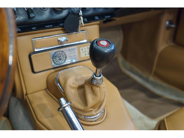 Ｅタイプ ロードスター　ＤＨＣ　３．８Ｌ　ｓｅｒｉｅｓ１　左ハンドル　４輪ディスクブレ－キ　ＭＹ１９６４　ＥＴＣ　４速ＭＴ（11枚目）
