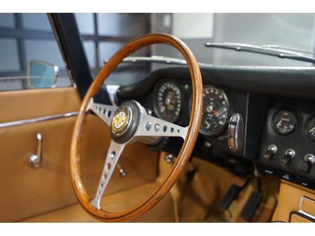 Ｅタイプ ロードスター　ＤＨＣ　３．８Ｌ　ｓｅｒｉｅｓ１　左ハンドル　４輪ディスクブレ－キ　ＭＹ１９６４　ＥＴＣ　４速ＭＴ（14枚目）