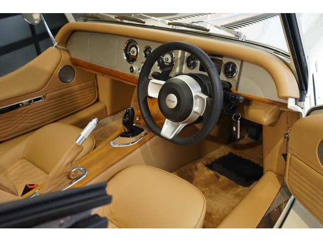 モーガンその他 プラスシックス ピナクル 世界限定30台 ワンオ-ナ- ディ-ラ-車 フォ-ンソフトグレインレザ- キャメルタンシ-ト ヒ-テッドシ-ト イ-ジ-アップフードマル-ンモヘア ブラックメッシュグリルペイント フ-ドカバ- ラゲ-ジラックパック(2枚目)