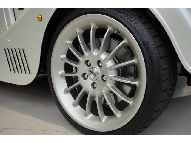 モーガンその他 プラスシックス ピナクル 世界限定30台 ワンオ-ナ- ディ-ラ-車 フォ-ンソフトグレインレザ- キャメルタンシ-ト ヒ-テッドシ-ト イ-ジ-アップフードマル-ンモヘア ブラックメッシュグリルペイント フ-ドカバ- ラゲ-ジラックパック(9枚目)