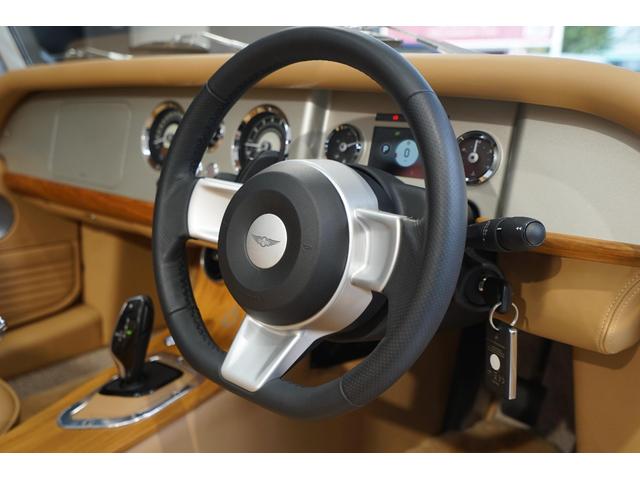 モーガンその他 プラスシックス ピナクル 世界限定30台 ワンオ-ナ- ディ-ラ-車 フォ-ンソフトグレインレザ- キャメルタンシ-ト ヒ-テッドシ-ト イ-ジ-アップフードマル-ンモヘア ブラックメッシュグリルペイント フ-ドカバ- ラゲ-ジラックパック(10枚目)