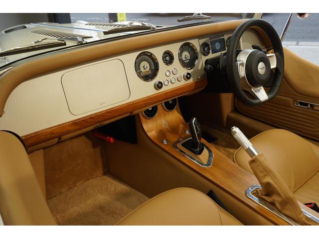 モーガンその他 プラスシックス ピナクル 世界限定30台 ワンオ-ナ- ディ-ラ-車 フォ-ンソフトグレインレザ- キャメルタンシ-ト ヒ-テッドシ-ト イ-ジ-アップフードマル-ンモヘア ブラックメッシュグリルペイント フ-ドカバ- ラゲ-ジラックパック(12枚目)
