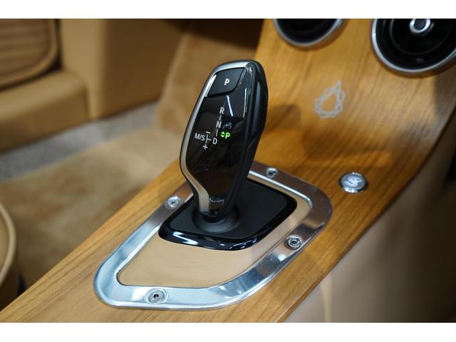 モーガンその他 プラスシックス ピナクル 世界限定30台 ワンオ-ナ- ディ-ラ-車 フォ-ンソフトグレインレザ- キャメルタンシ-ト ヒ-テッドシ-ト イ-ジ-アップフードマル-ンモヘア ブラックメッシュグリルペイント フ-ドカバ- ラゲ-ジラックパック(15枚目)