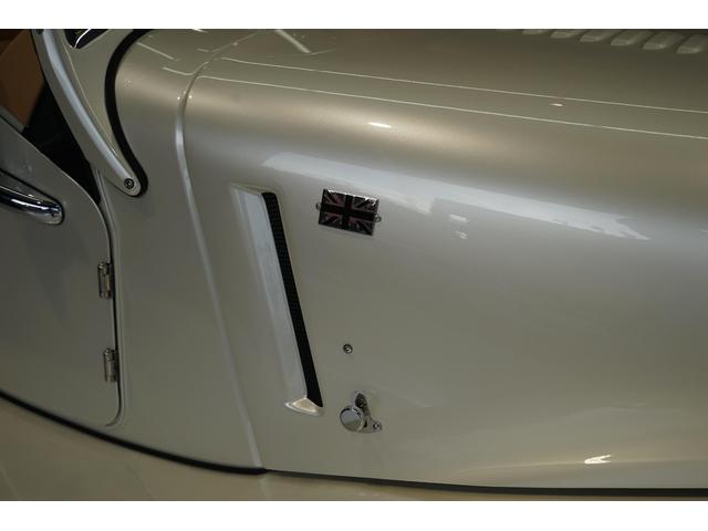 モーガンその他 プラスシックス ピナクル 世界限定30台 ワンオ-ナ- ディ-ラ-車 フォ-ンソフトグレインレザ- キャメルタンシ-ト ヒ-テッドシ-ト イ-ジ-アップフードマル-ンモヘア ブラックメッシュグリルペイント フ-ドカバ- ラゲ-ジラックパック(18枚目)