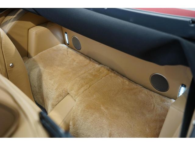 モーガンその他 プラスシックス ピナクル 世界限定30台 ワンオ-ナ- ディ-ラ-車 フォ-ンソフトグレインレザ- キャメルタンシ-ト ヒ-テッドシ-ト イ-ジ-アップフードマル-ンモヘア ブラックメッシュグリルペイント フ-ドカバ- ラゲ-ジラックパック(27枚目)