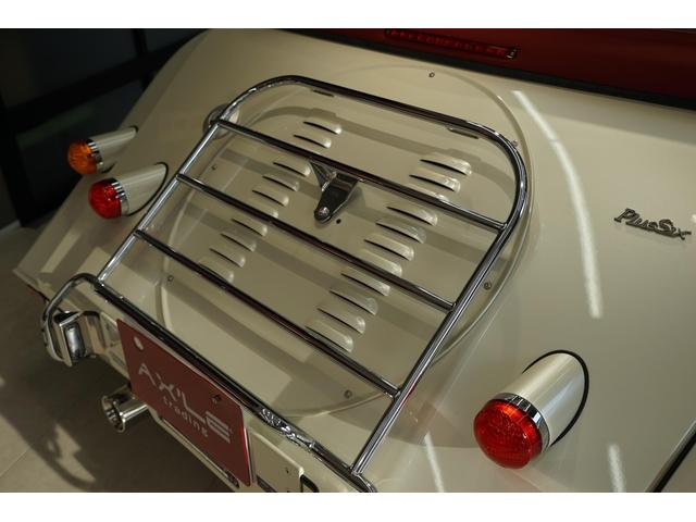 モーガンその他 プラスシックス ピナクル 世界限定30台 ワンオ-ナ- ディ-ラ-車 フォ-ンソフトグレインレザ- キャメルタンシ-ト ヒ-テッドシ-ト イ-ジ-アップフードマル-ンモヘア ブラックメッシュグリルペイント フ-ドカバ- ラゲ-ジラックパック(35枚目)